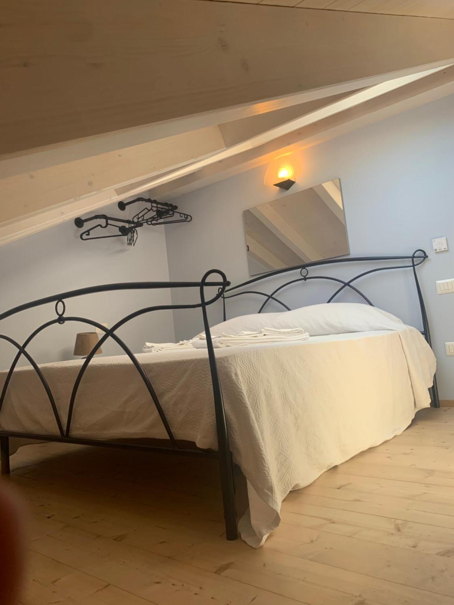 Casa Castellana Apt 1 E Casa Castellana Apt 2 Sala Comacina Εξωτερικό φωτογραφία