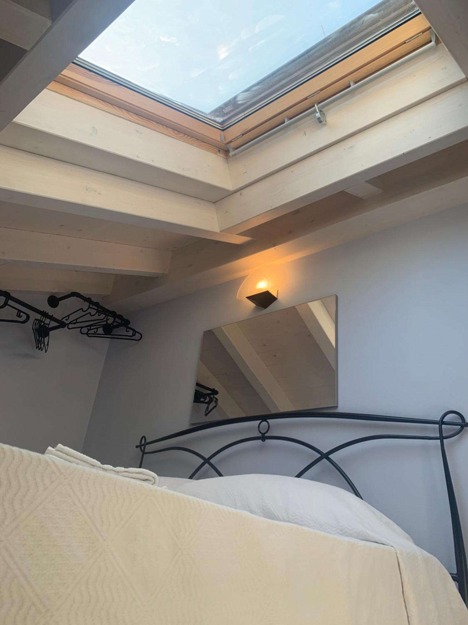 Casa Castellana Apt 1 E Casa Castellana Apt 2 Sala Comacina Εξωτερικό φωτογραφία