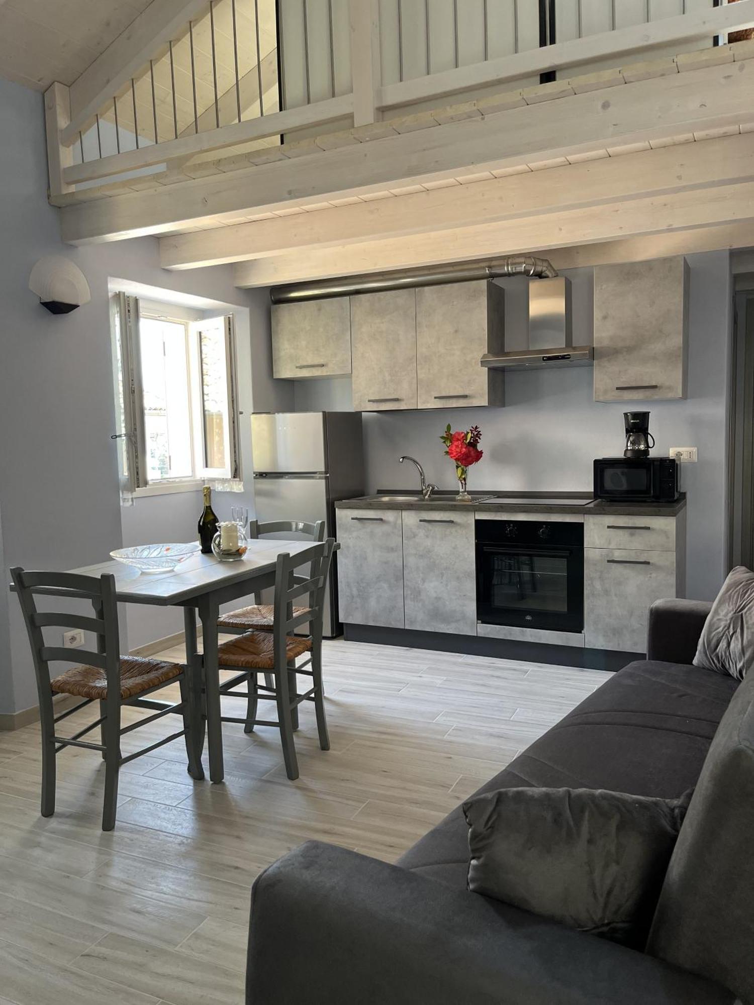 Casa Castellana Apt 1 E Casa Castellana Apt 2 Sala Comacina Εξωτερικό φωτογραφία
