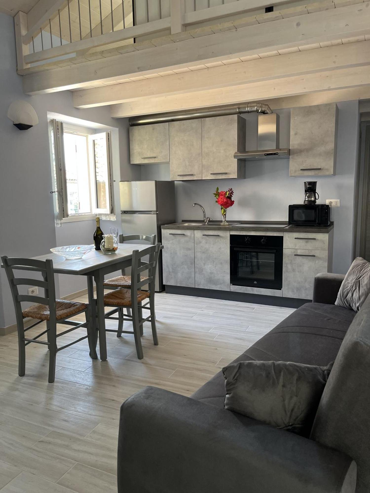 Casa Castellana Apt 1 E Casa Castellana Apt 2 Sala Comacina Εξωτερικό φωτογραφία