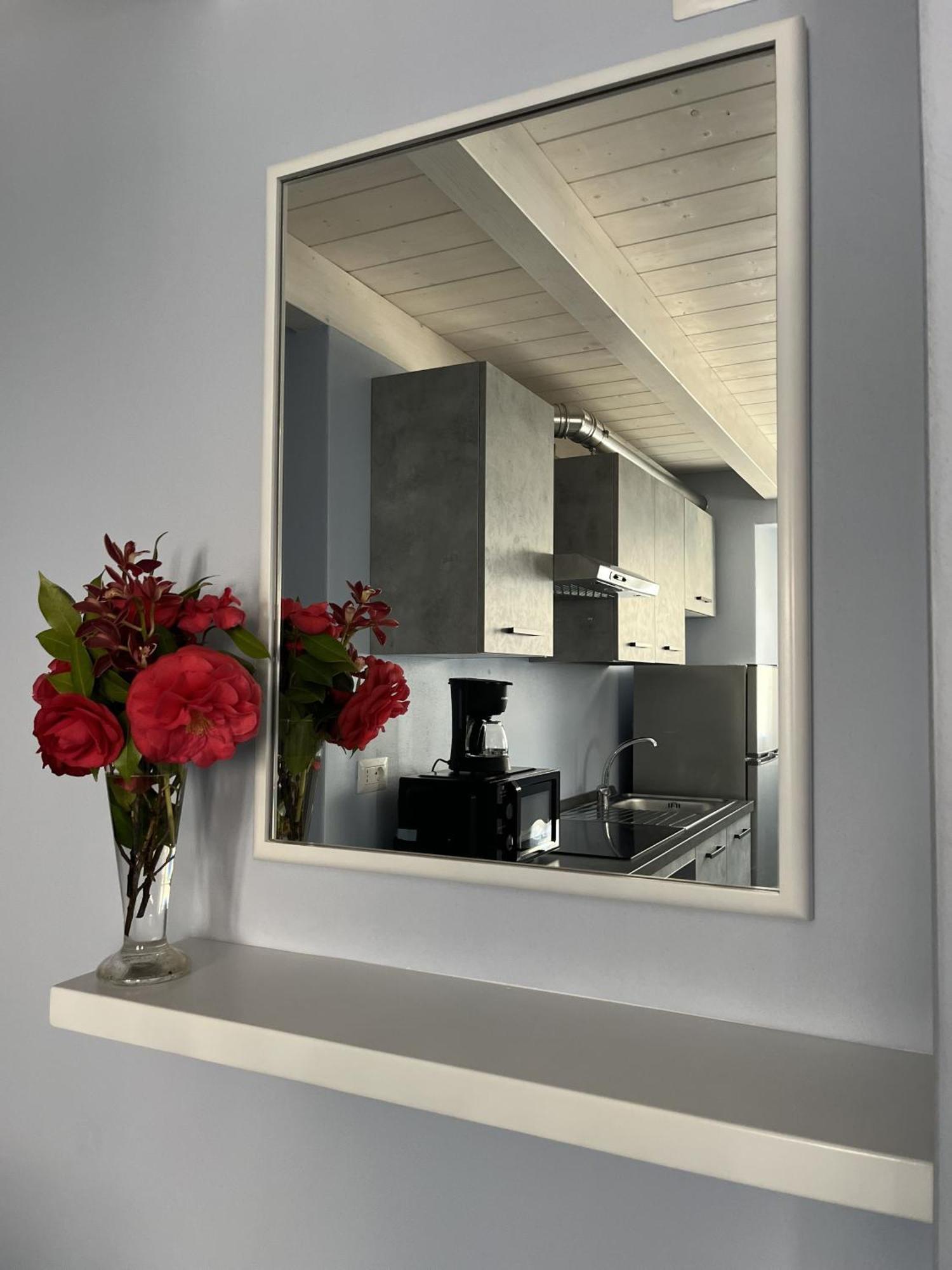 Casa Castellana Apt 1 E Casa Castellana Apt 2 Sala Comacina Εξωτερικό φωτογραφία